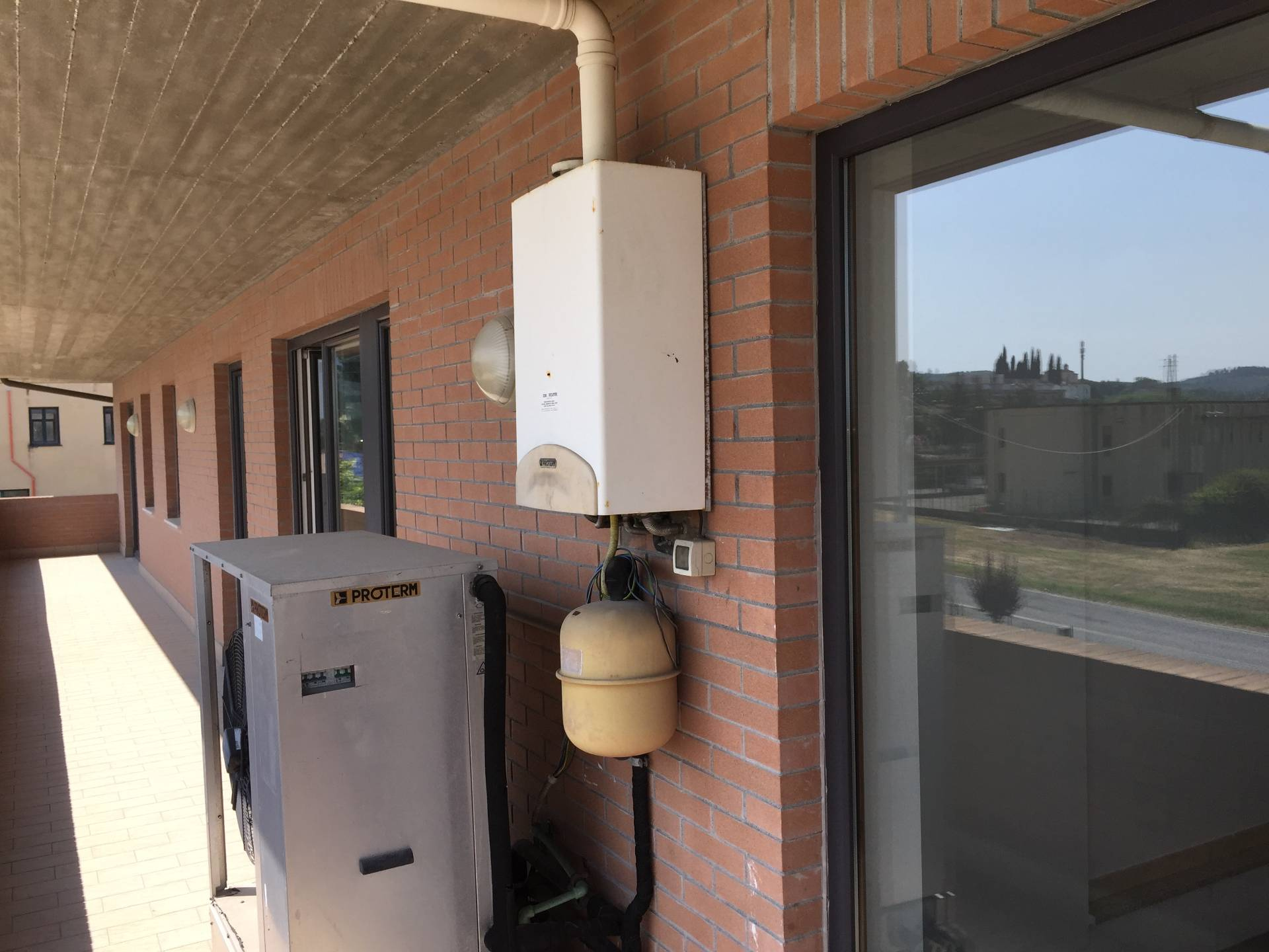 Fondo Artigianale in affitto a San Miniato