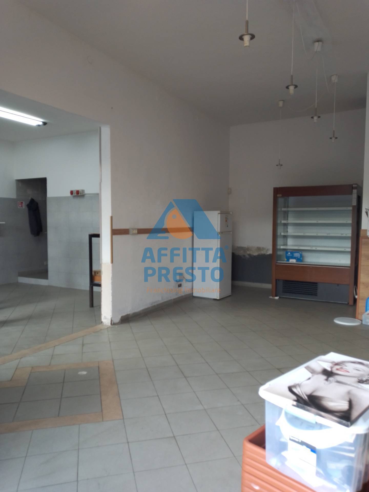 Fondo Commerciale in affitto a Empoli, Centro