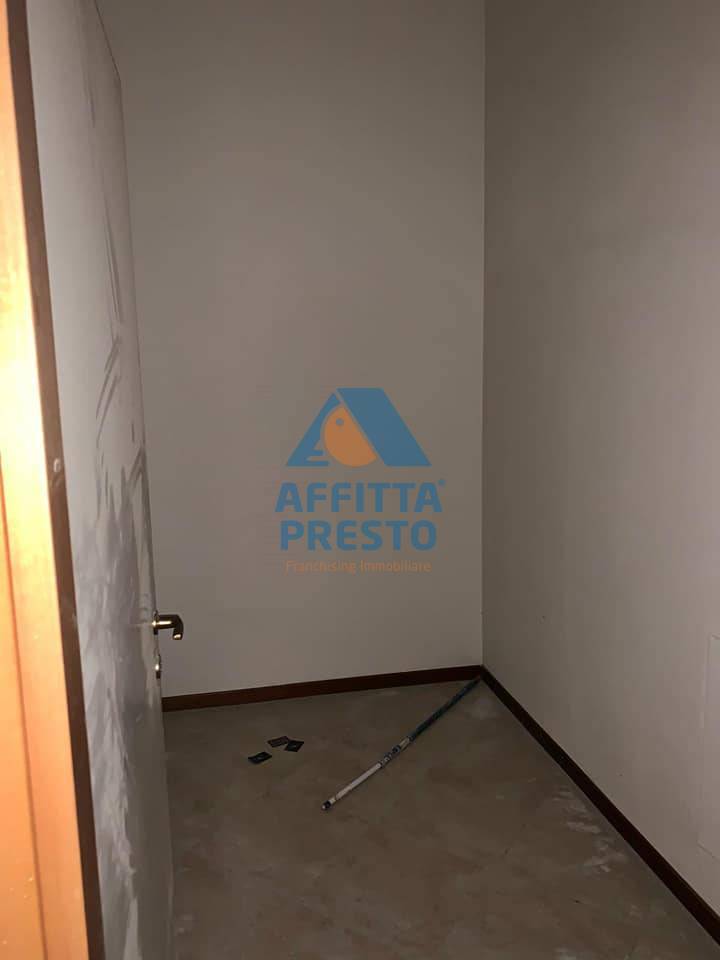 Fondo Commerciale in affitto a Signa