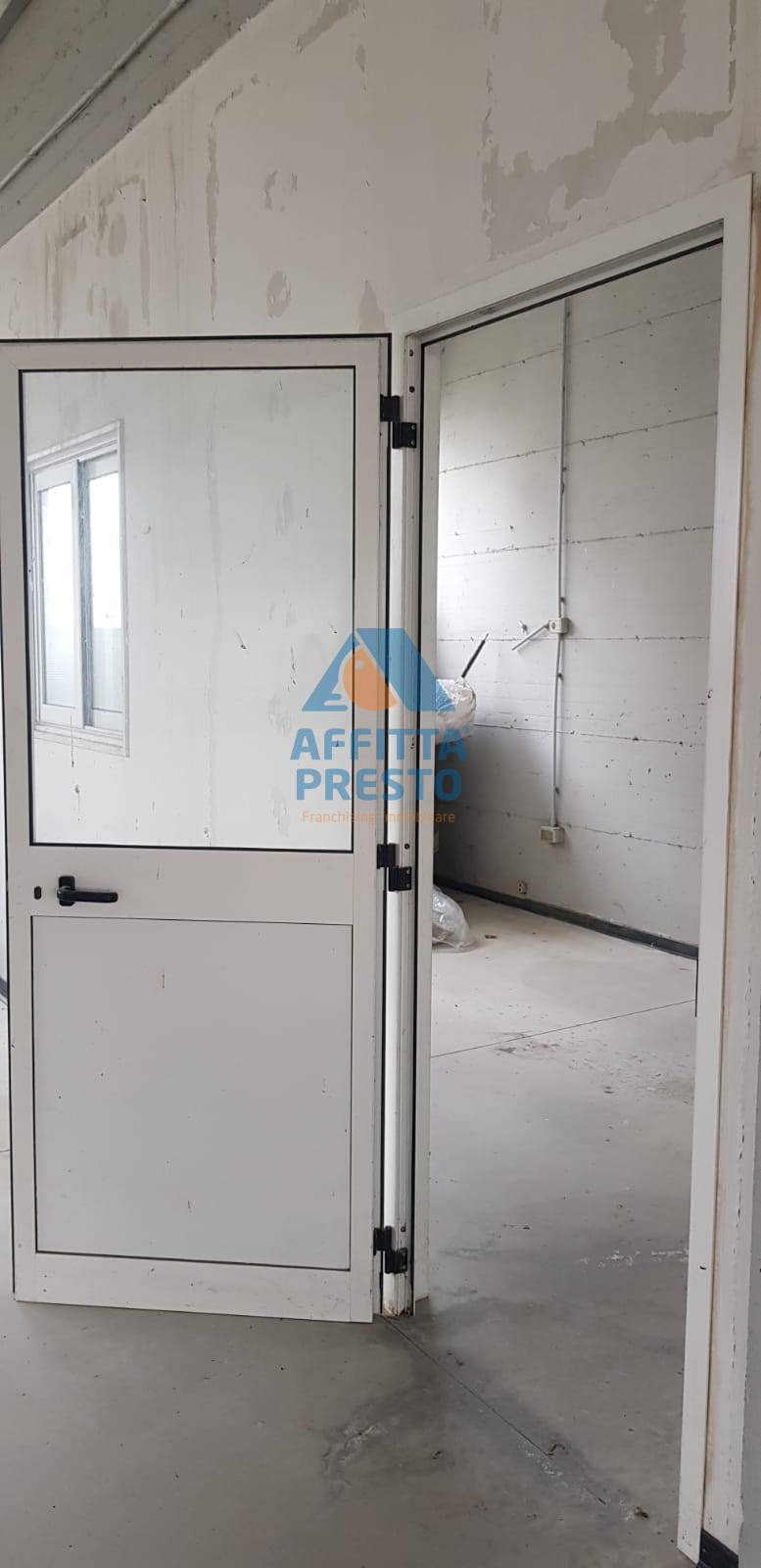 Capannone in affitto a Vinci, Streda