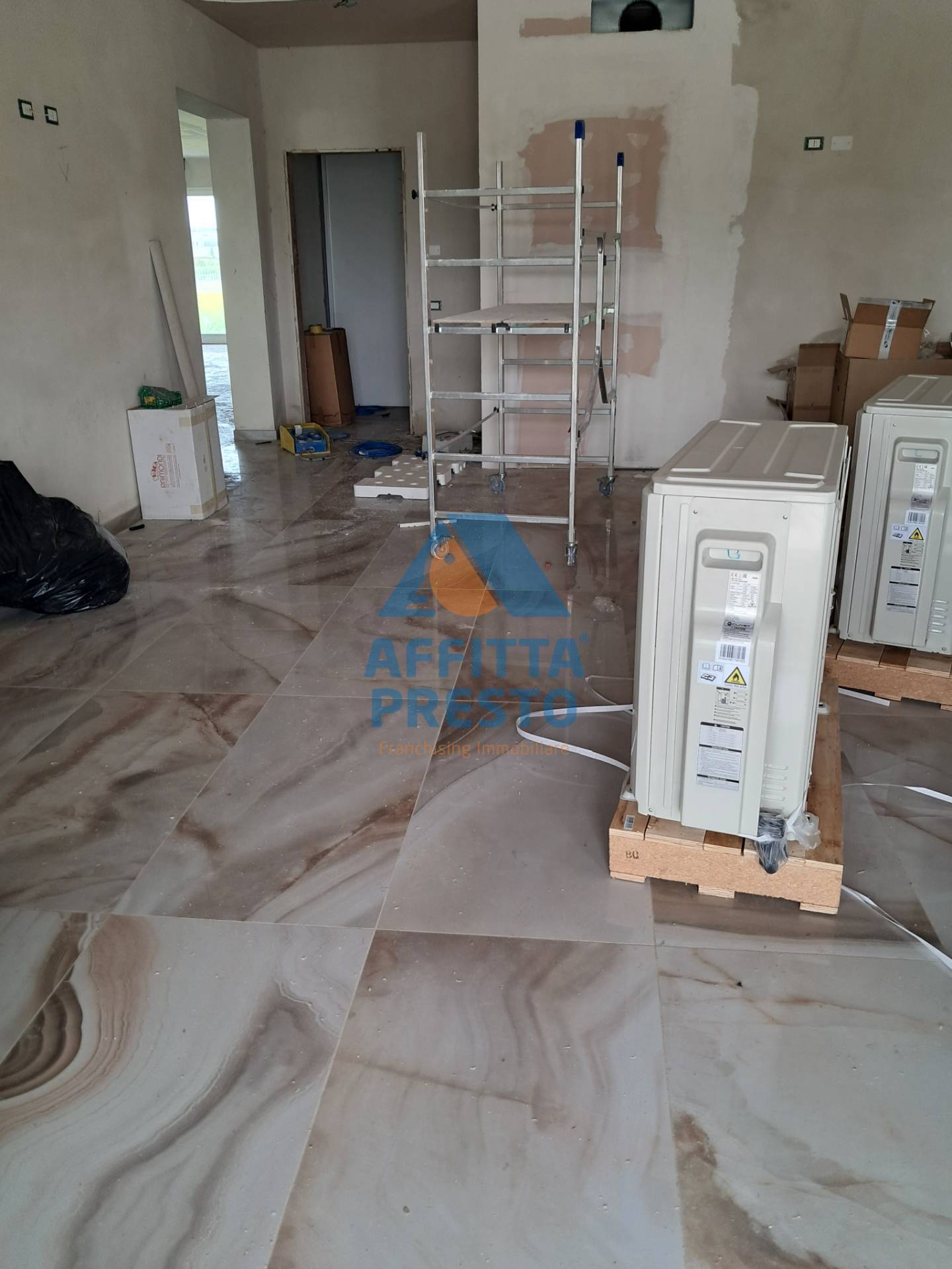 Fondo Commerciale in vendita a Castelfranco di Sotto