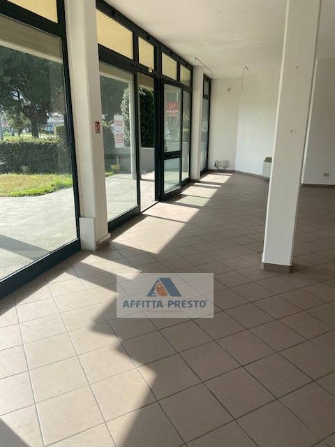 Fondo Commerciale in affitto a San Miniato, San Miniato Basso