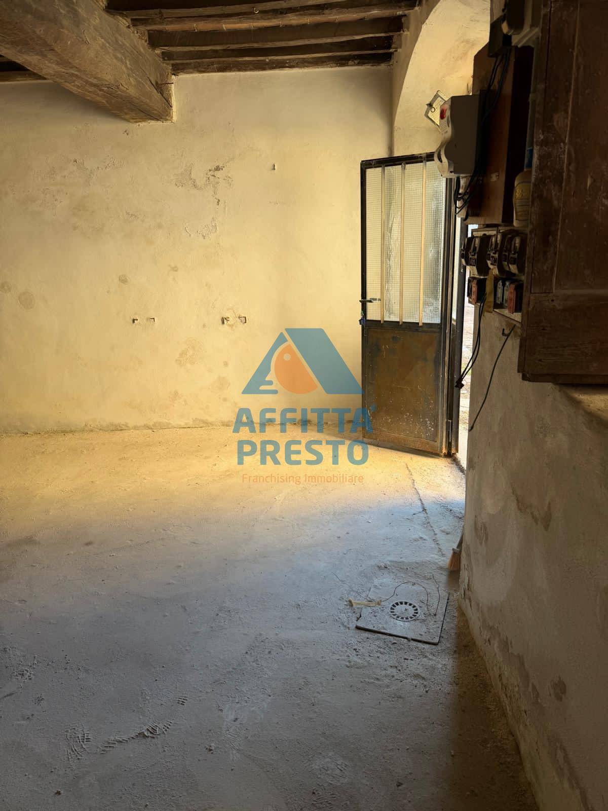 Box o garage in vendita a Castelfiorentino