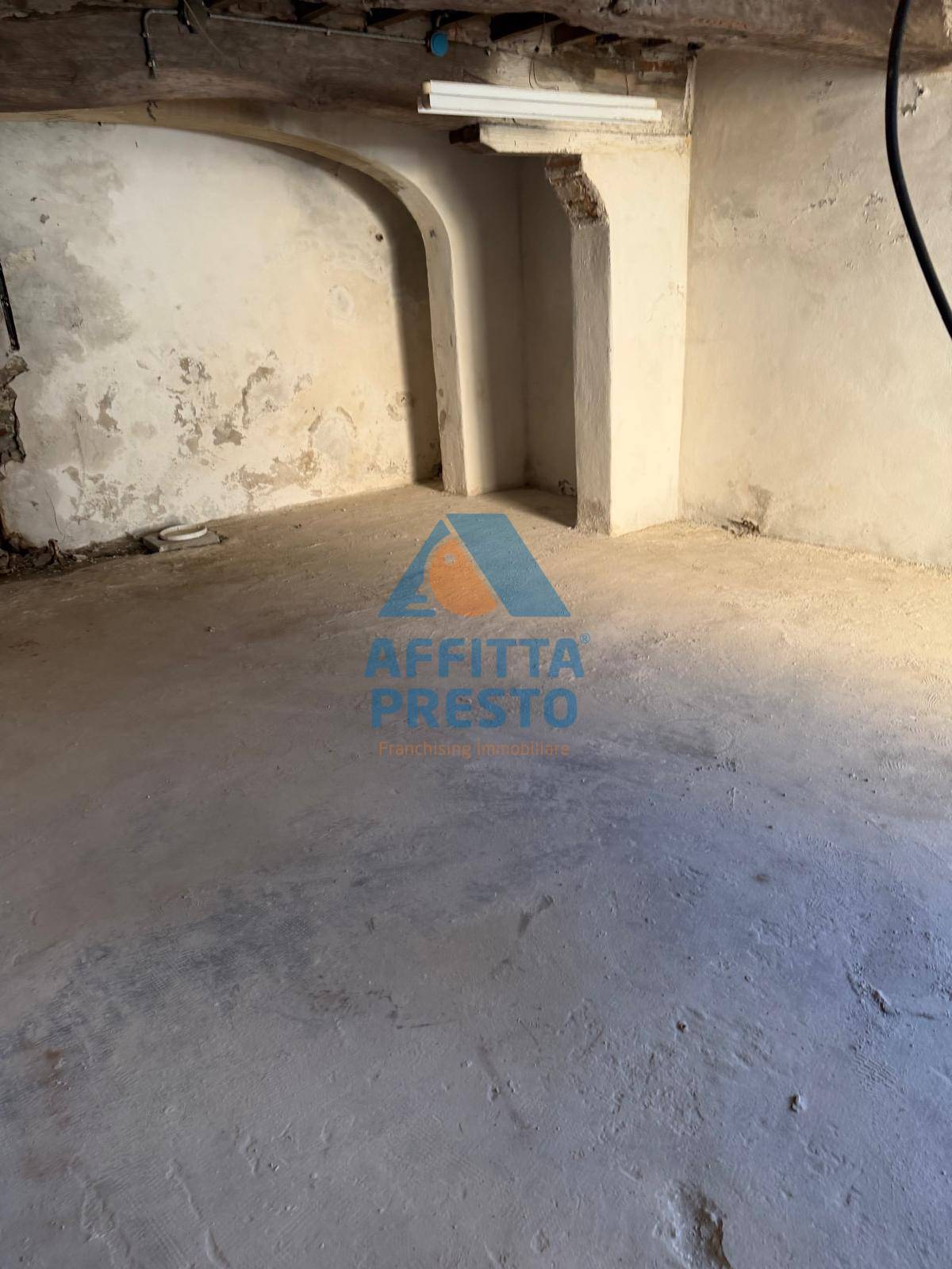 Box o garage in vendita a Castelfiorentino