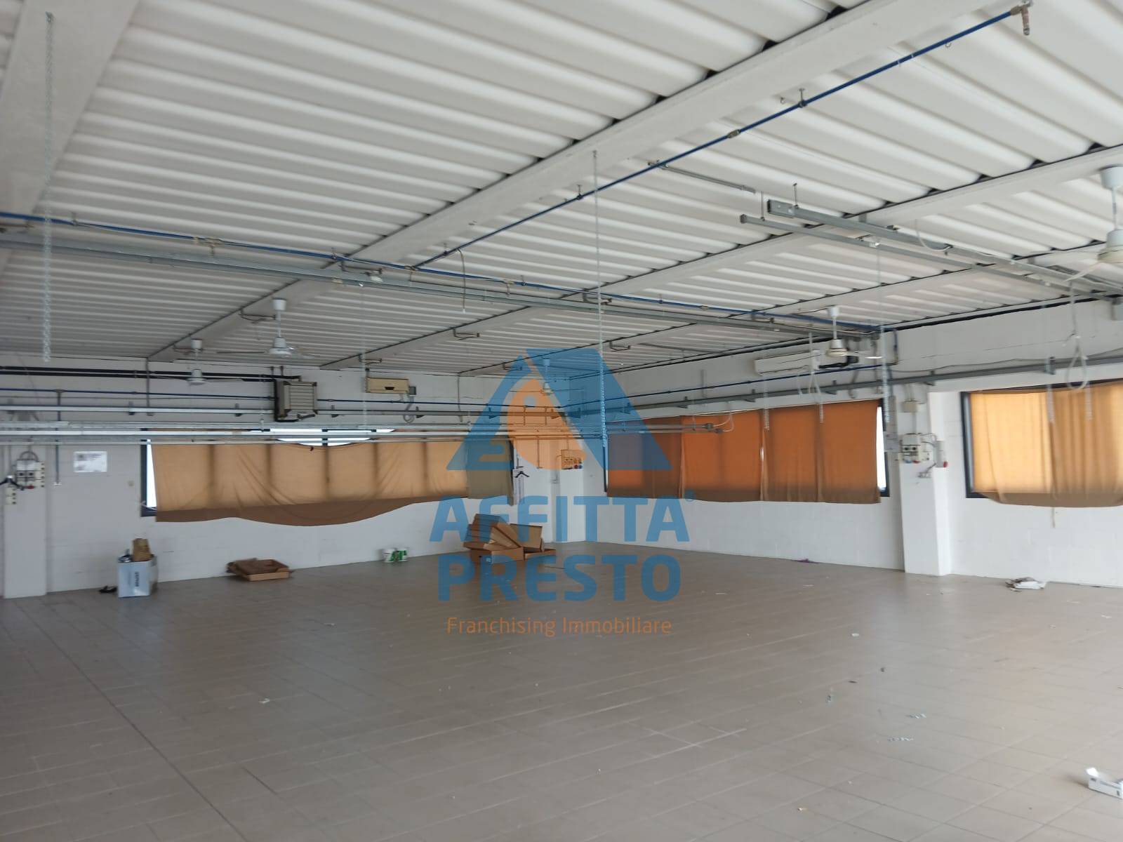 Fondo Artigianale in vendita a Capraia e Limite