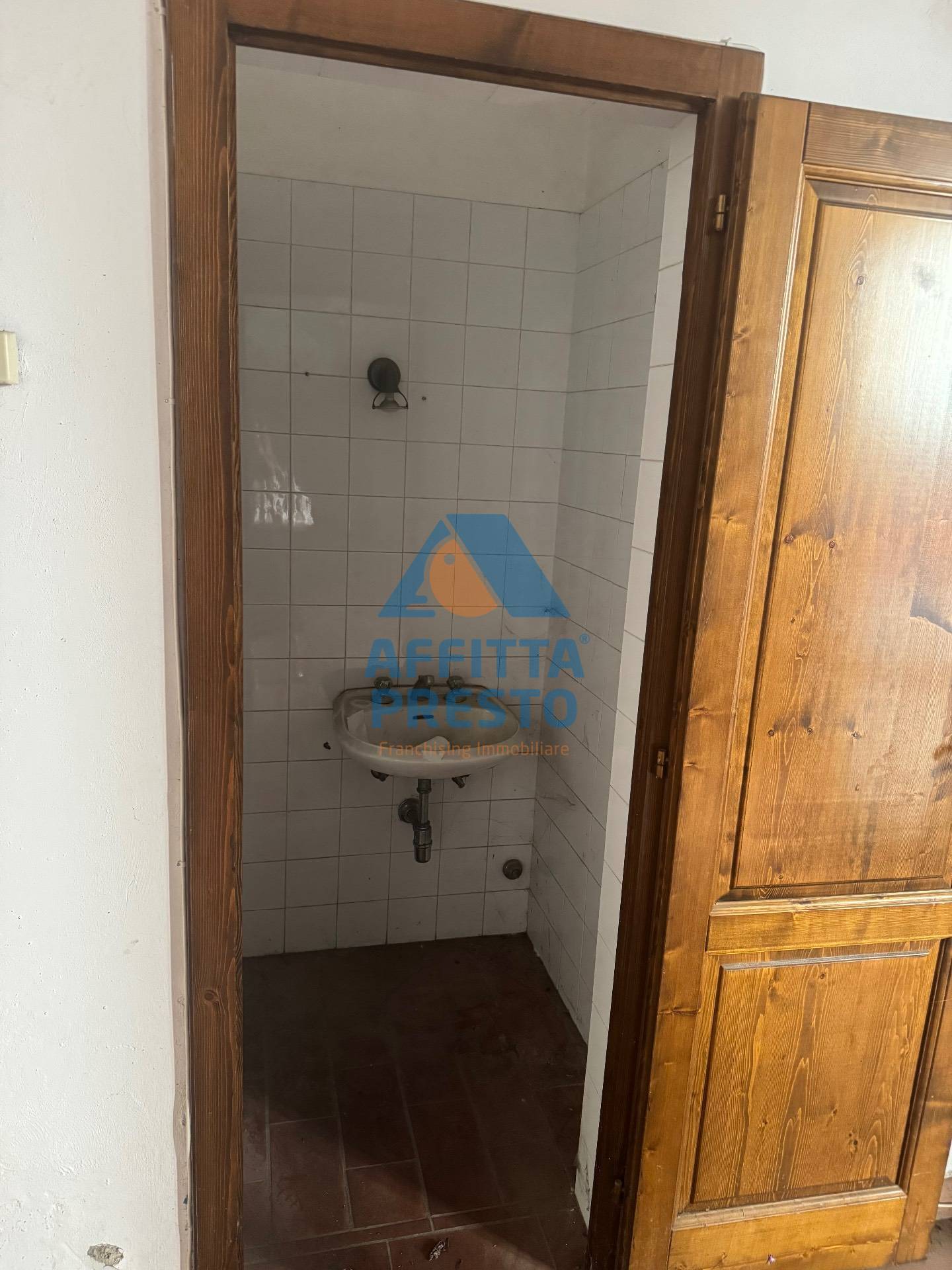 Fondo Commerciale in affitto a Fucecchio