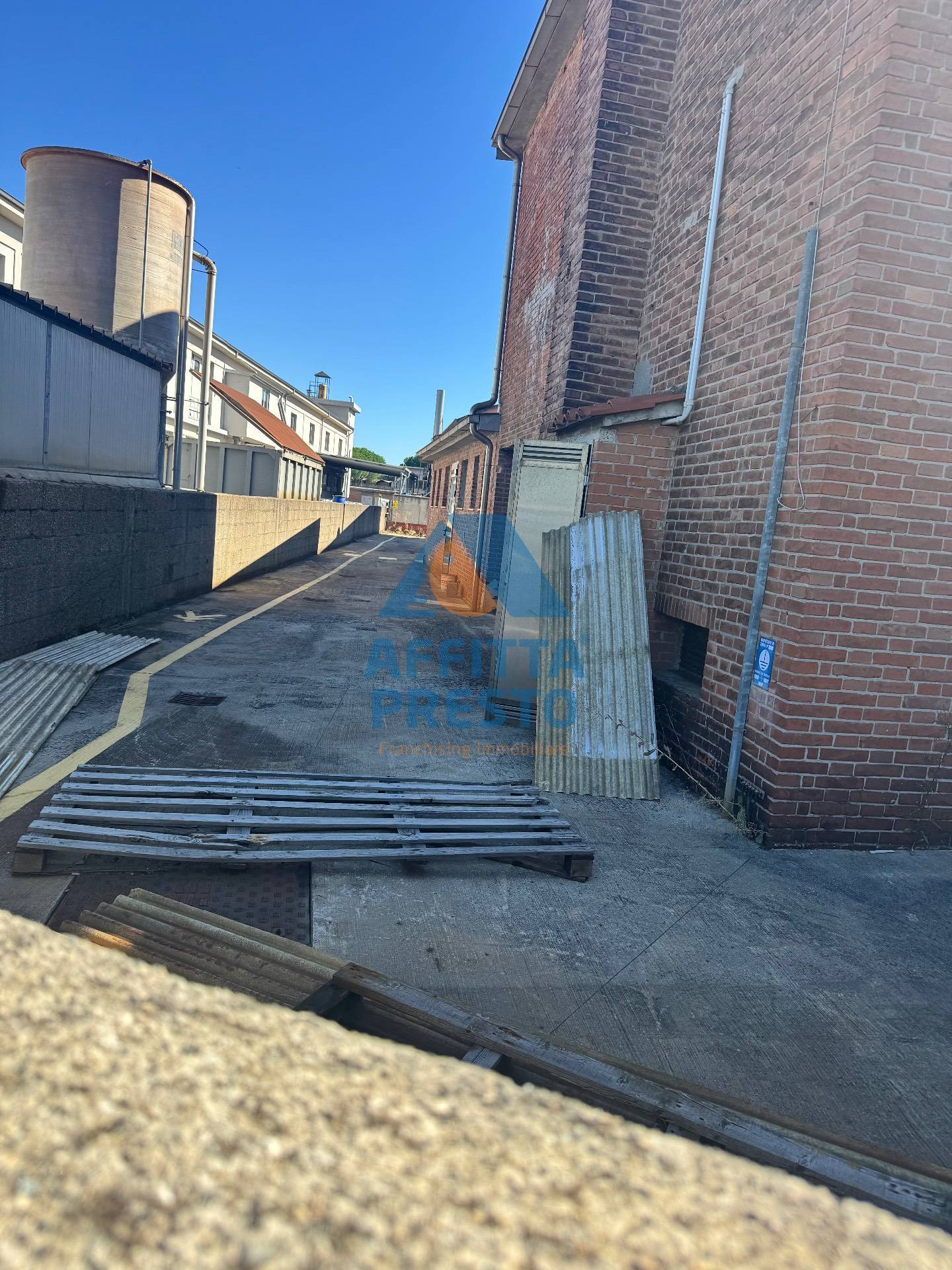 Capannone in affitto a Santa Croce sull'Arno