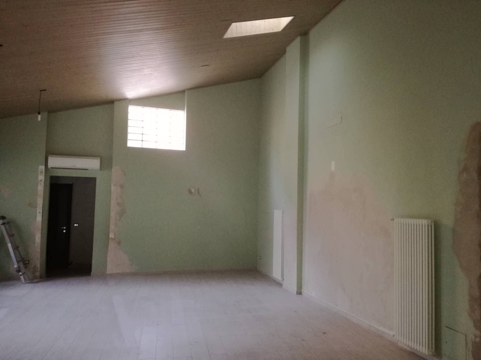 Fondo Commerciale in affitto a Montelupo Fiorentino