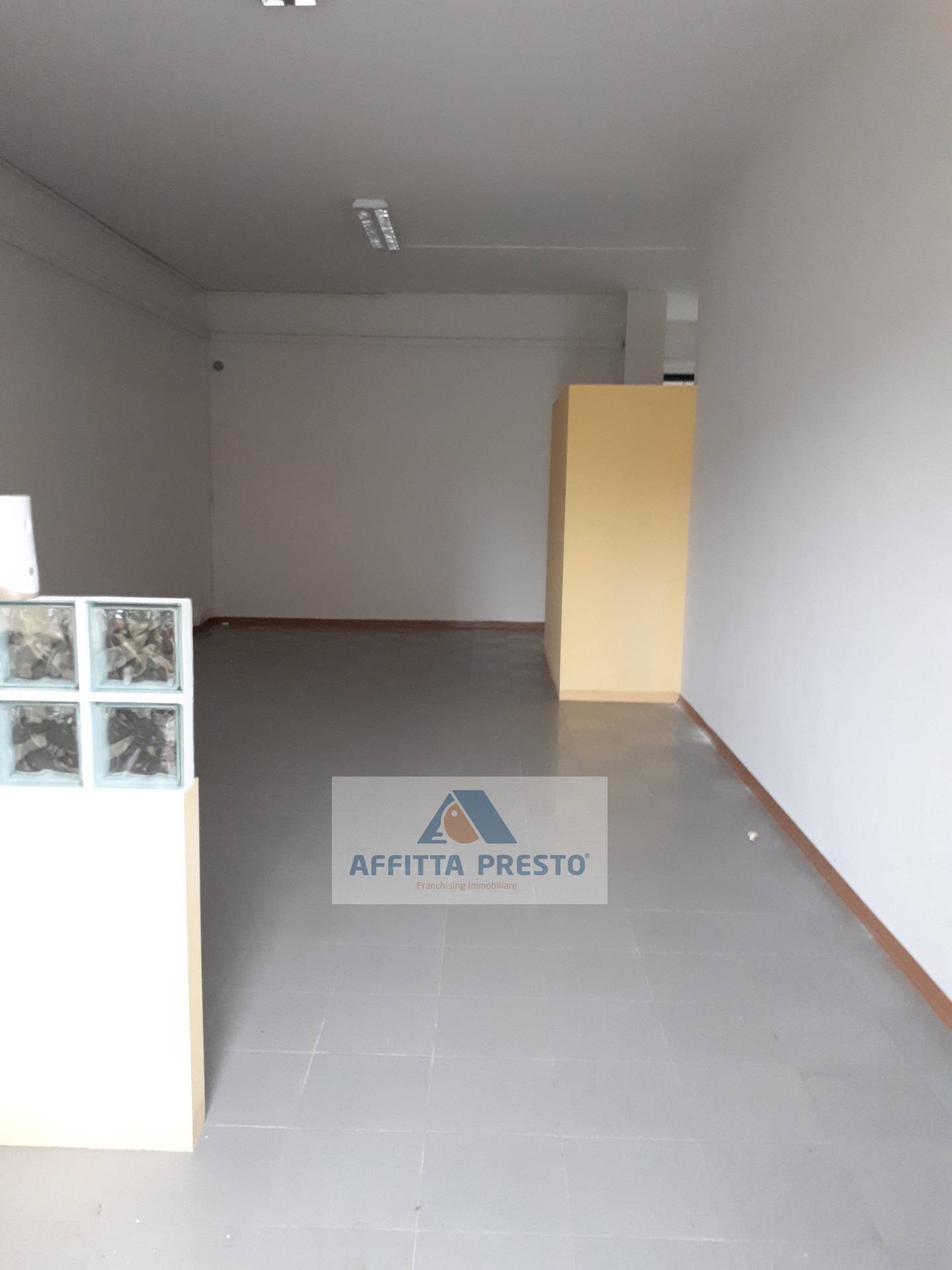 Fondo Commerciale in affitto a Capraia e Limite, Capraia Fiorentina