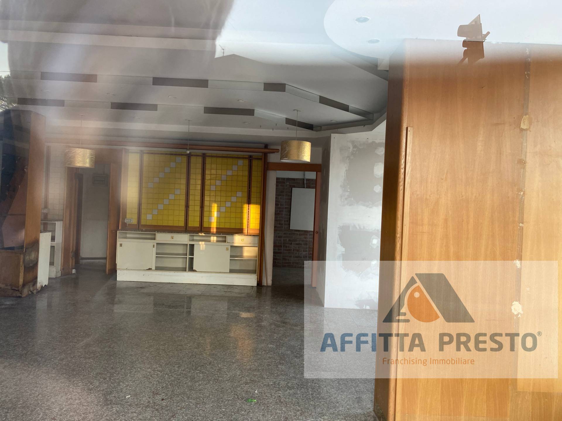 Fondo Commerciale in affitto a Empoli, Centro