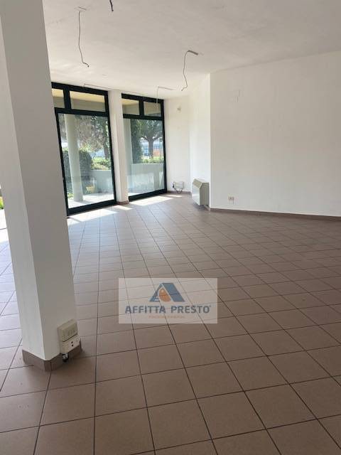 Fondo Commerciale in affitto a San Miniato, San Miniato Basso