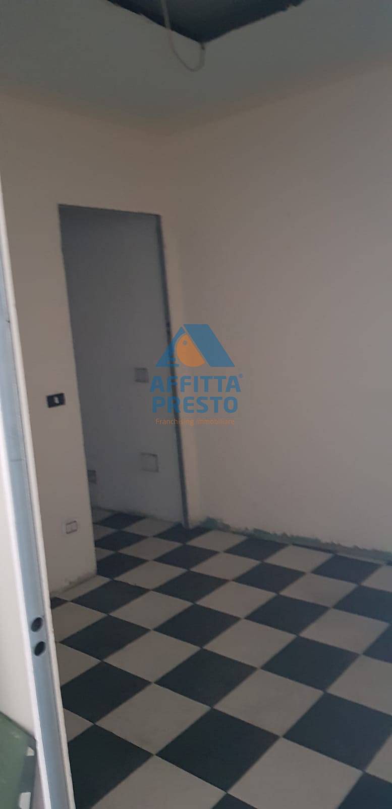 Negozio in affitto a Empoli, Centro