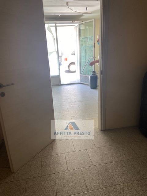Fondo Commerciale in affitto a Cerreto Guidi