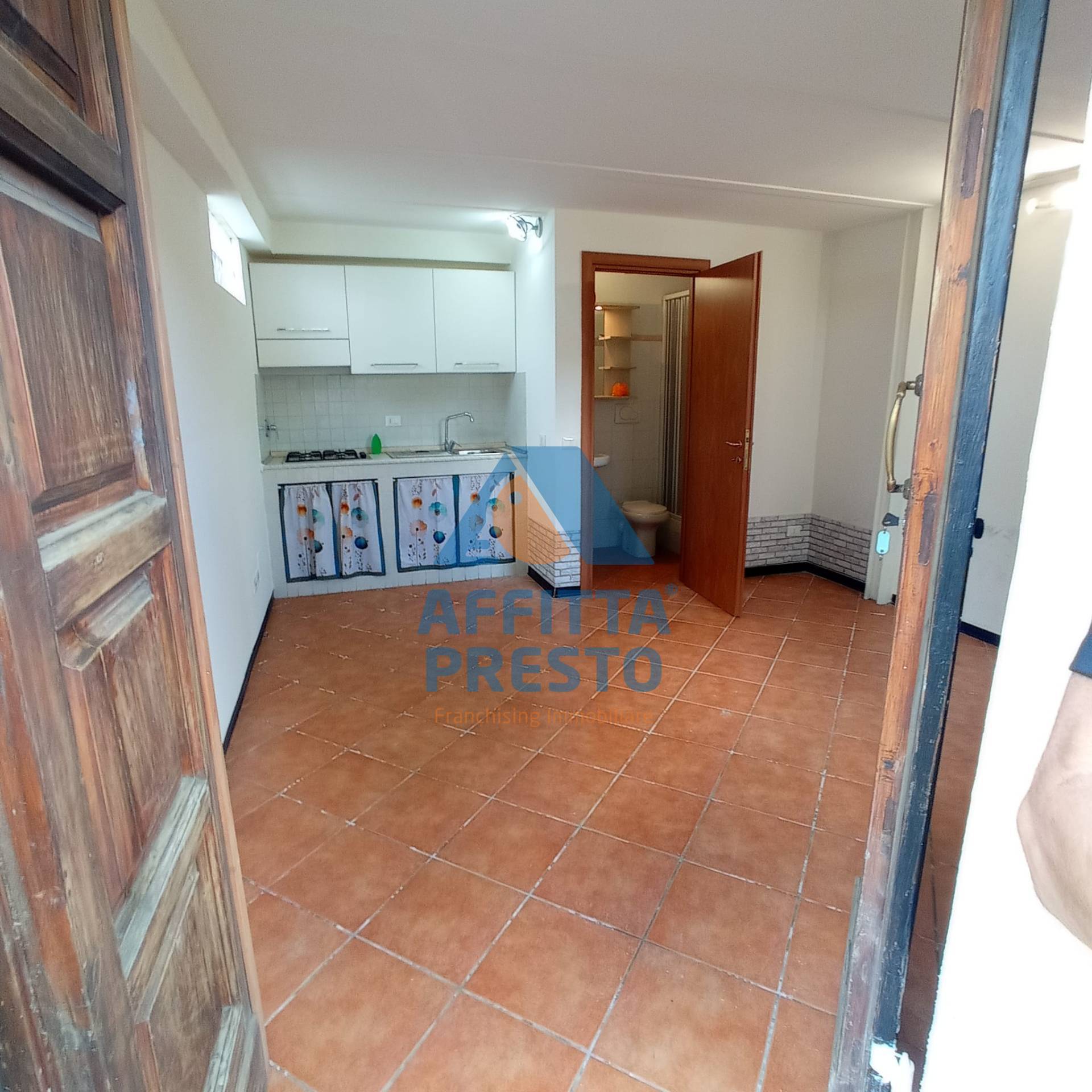 Magazzino in vendita a Empoli, Corniola