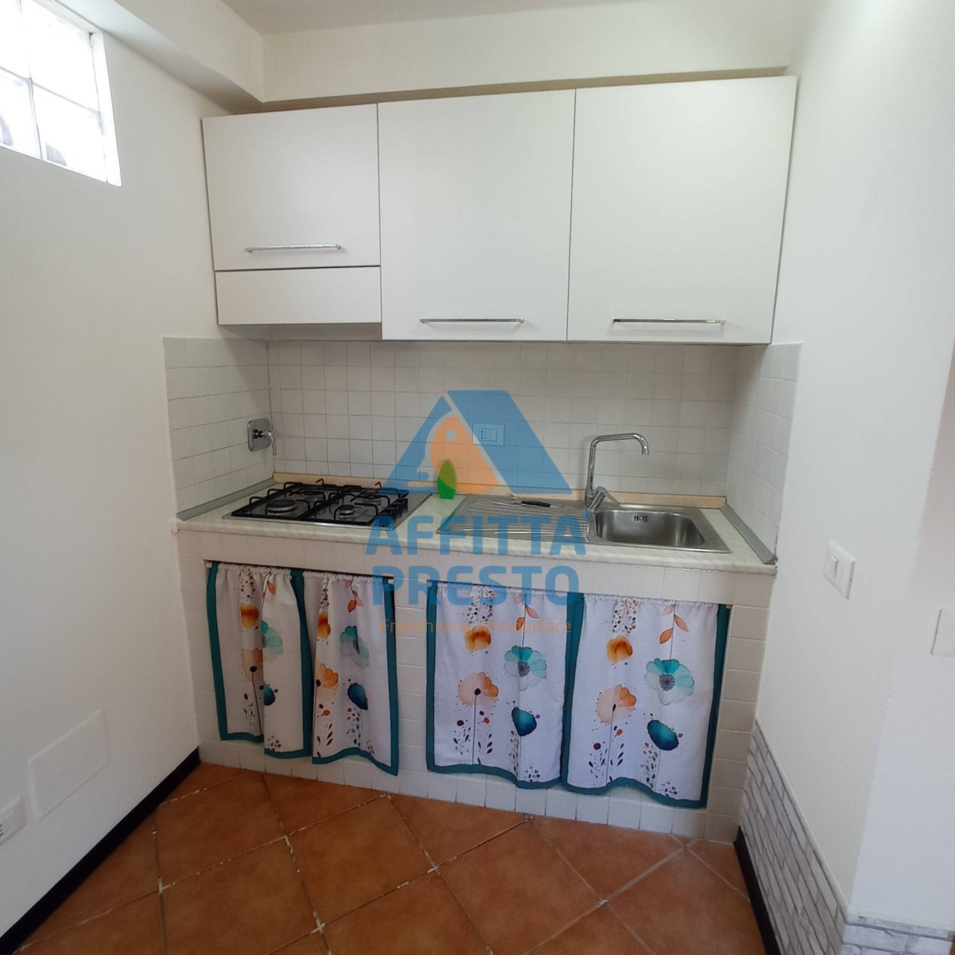 Magazzino in vendita a Empoli, Corniola