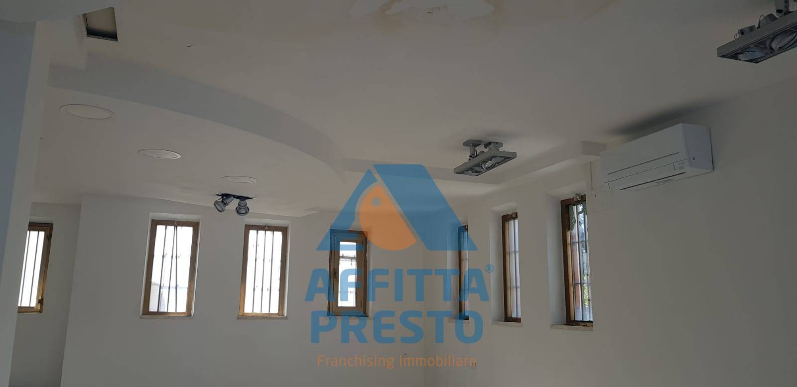 Fondo Commerciale in affitto a Vinci, Sovigliana - Spicchio