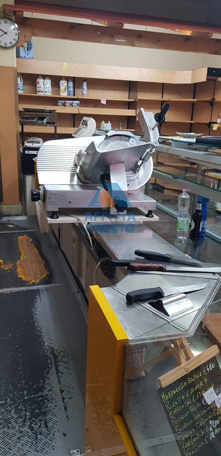 Fondo Commerciale in affitto a Capraia e Limite, Limite sull'Arno