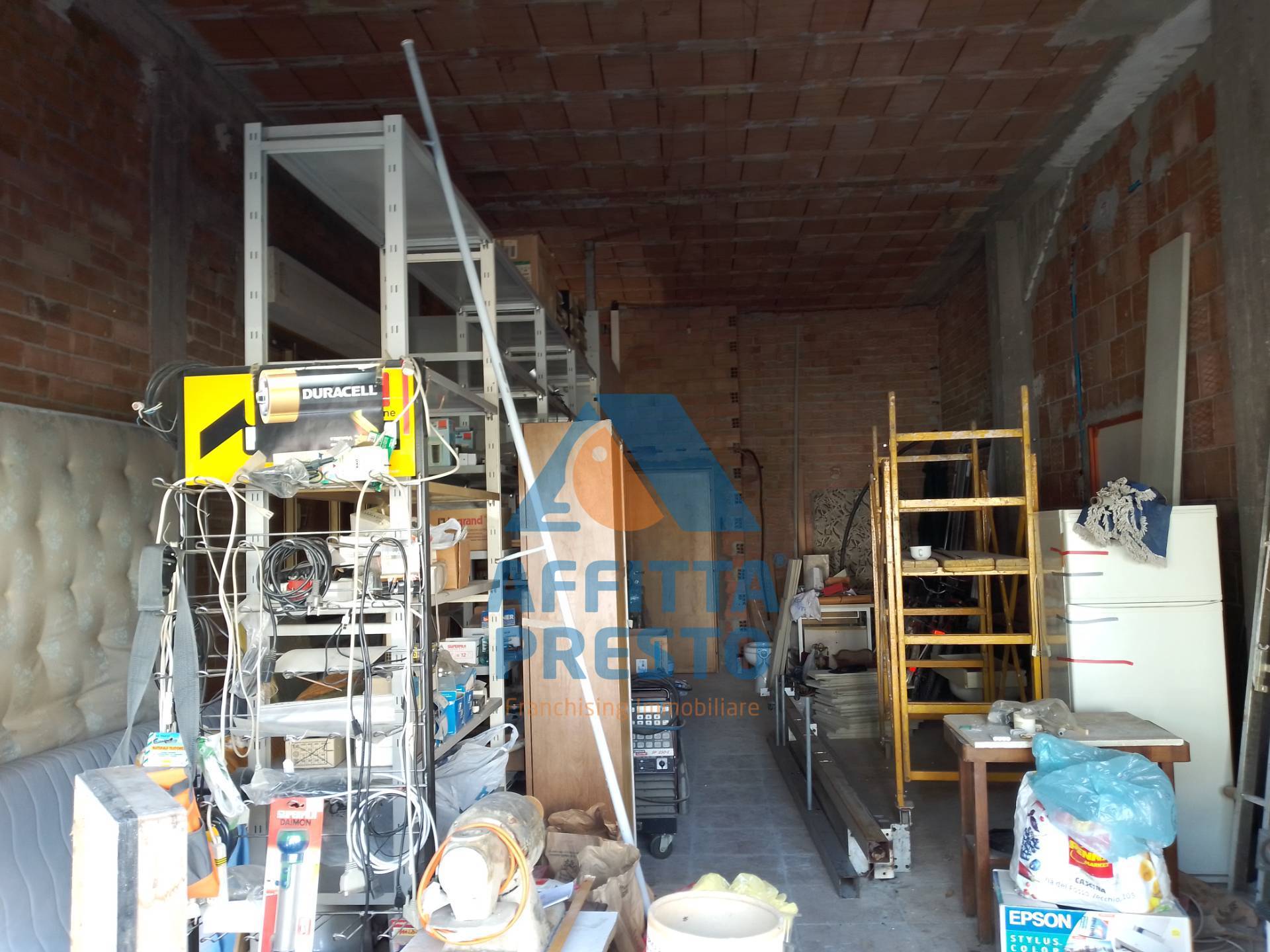 Magazzino in affitto a San Miniato, Scala