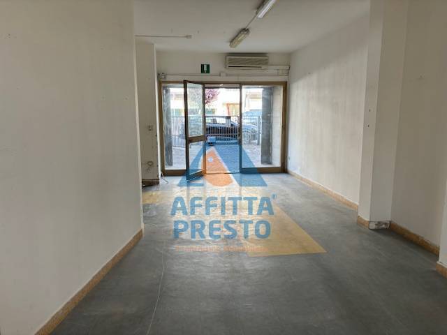 Fondo Commerciale in affitto a Empoli, Stadio