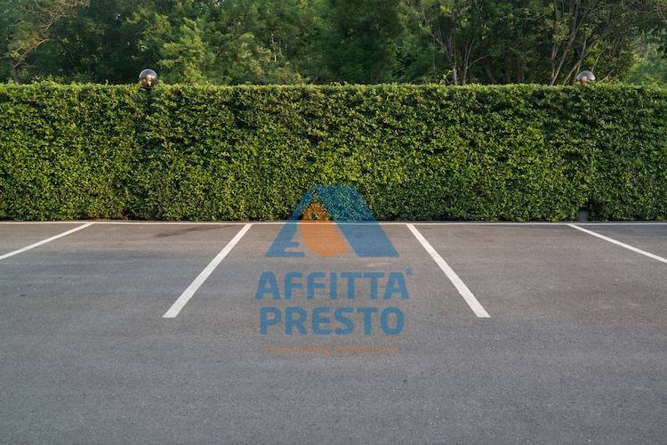 Garage/Box/Cantina/Posto Auto in affitto a Empoli, Stazione