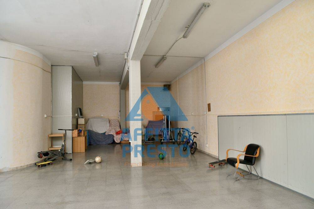 Fondo Commerciale in affitto a Lamporecchio