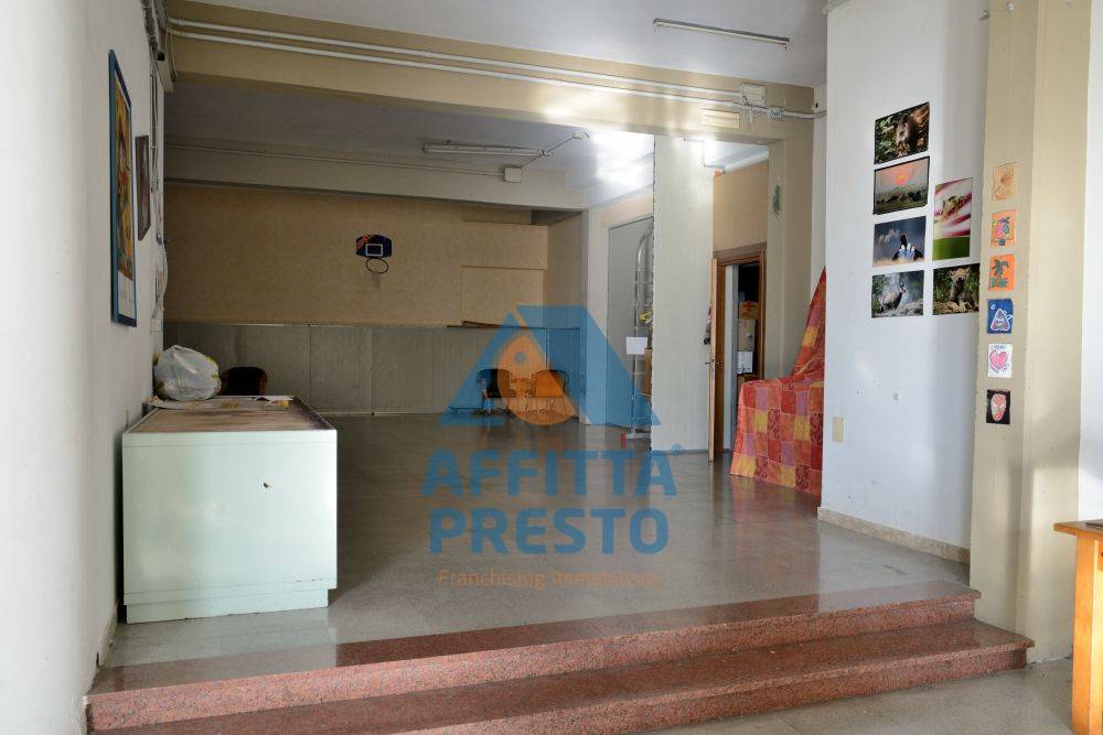 Fondo Commerciale in affitto a Lamporecchio