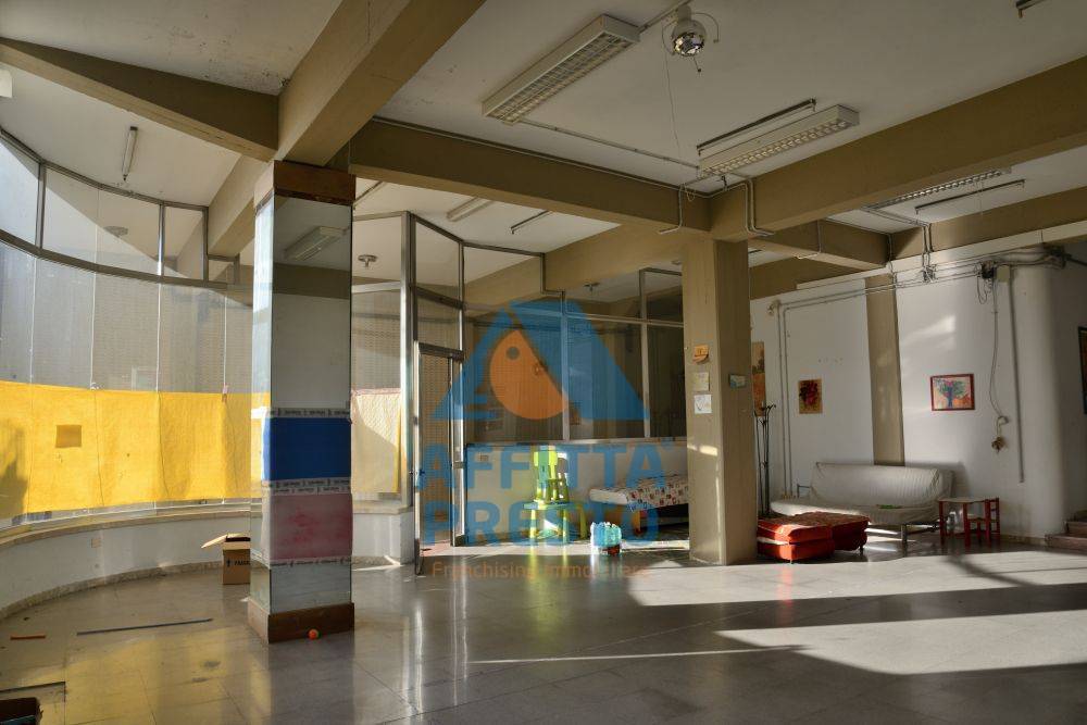 Fondo Commerciale in affitto a Lamporecchio