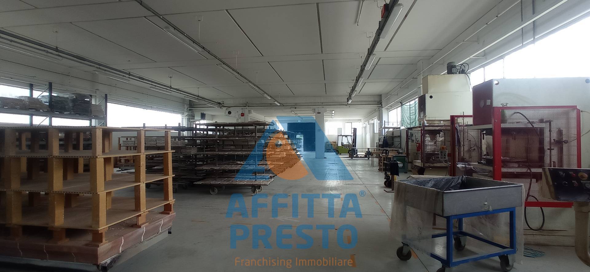 Capannone in vendita a Castelfiorentino