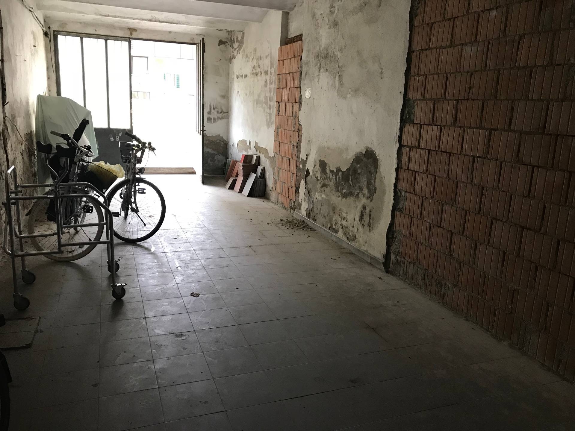 Magazzino in affitto a Empoli, Centro