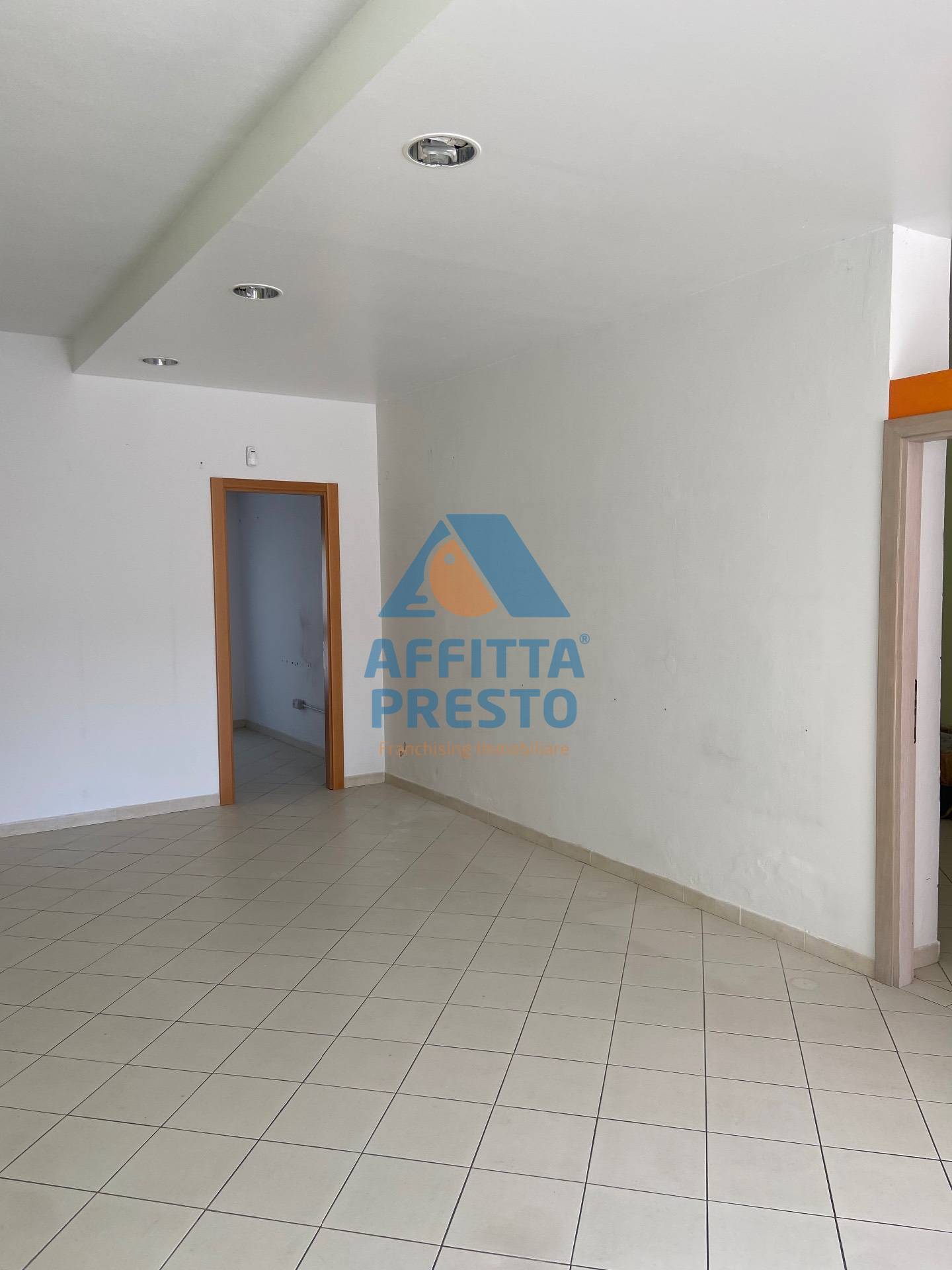 Fondo Commerciale in affitto a Empoli