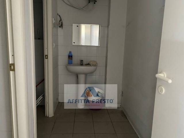 Fondo Artigianale in affitto a Empoli