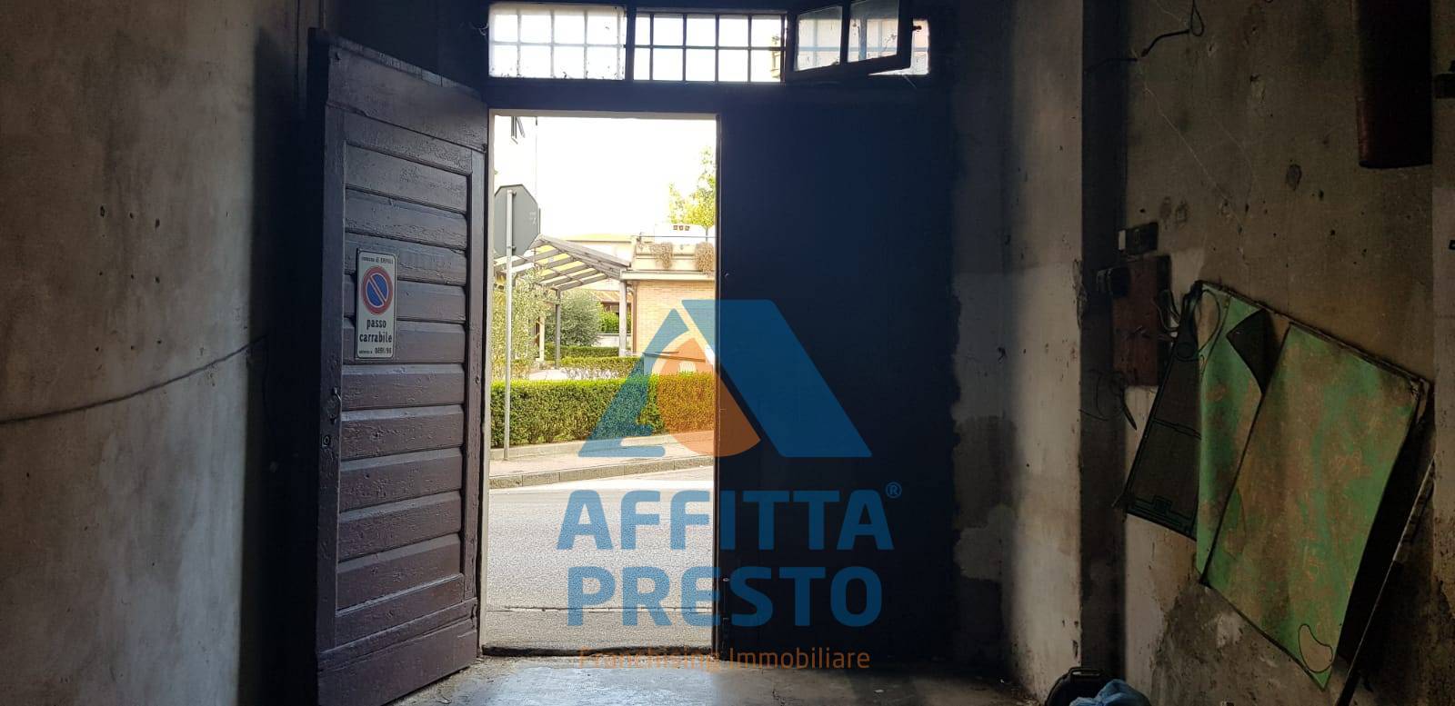 Magazzino in vendita a Empoli, Centro