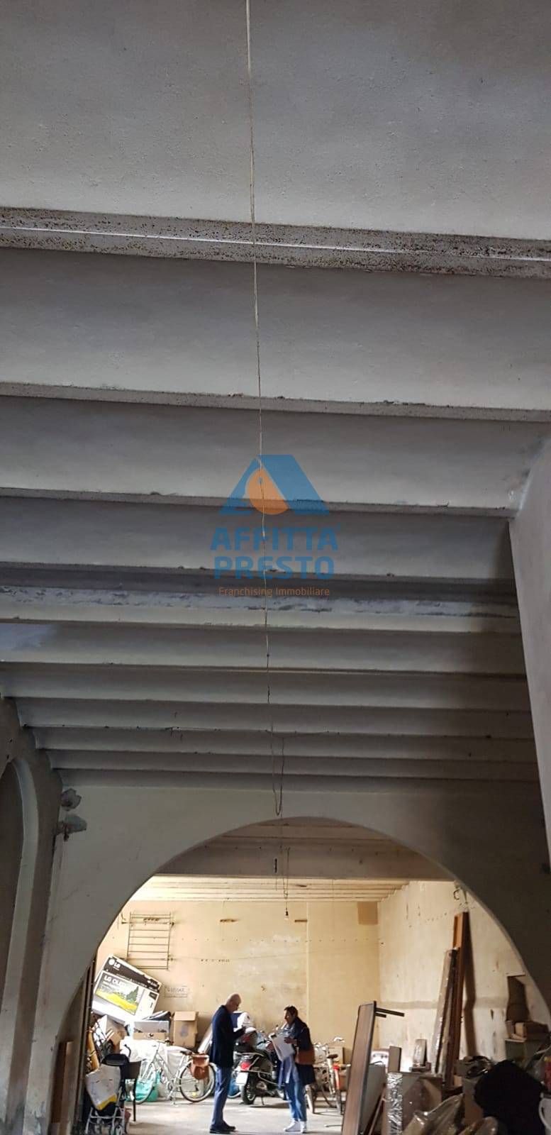 Magazzino in vendita a Empoli, Centro