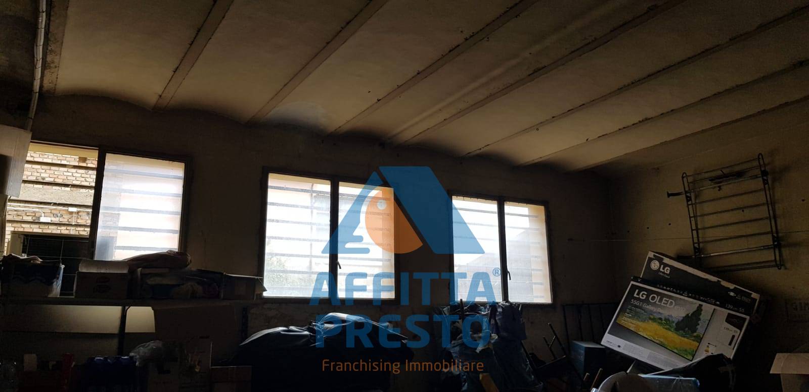 Magazzino in vendita a Empoli, Centro