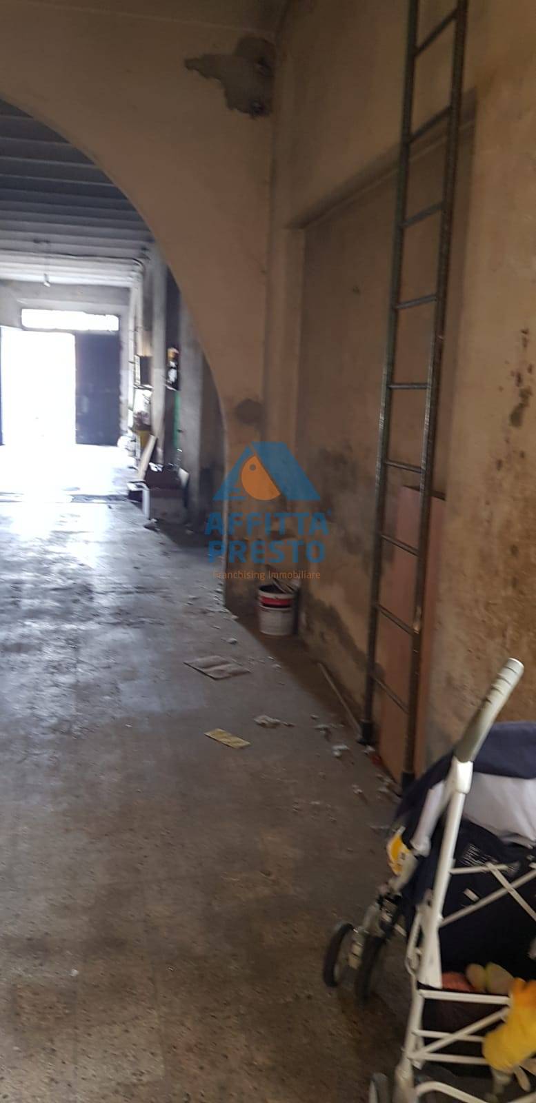 Magazzino in vendita a Empoli, Centro