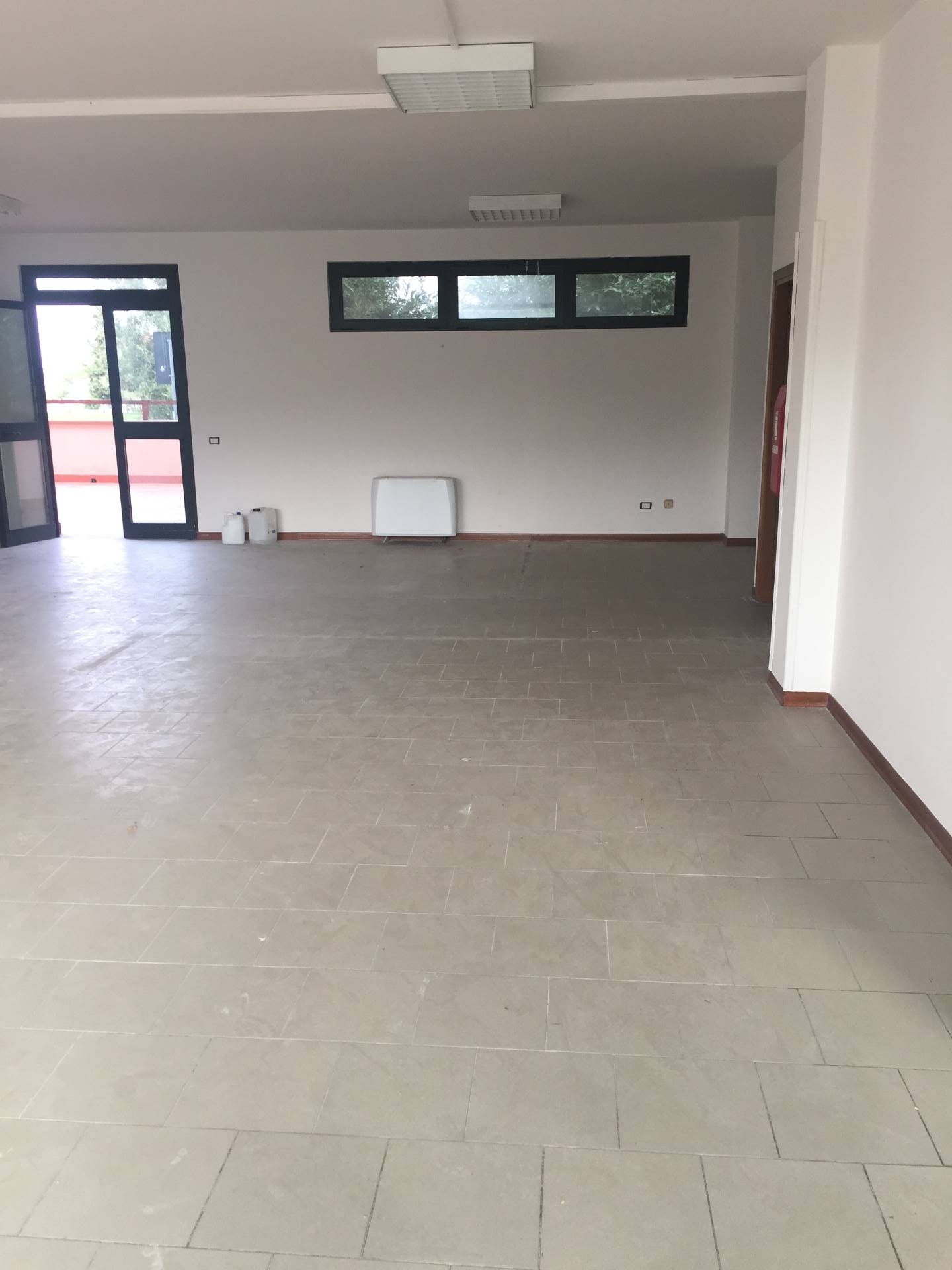 Fondo Commerciale in affitto a Empoli, Villanuova