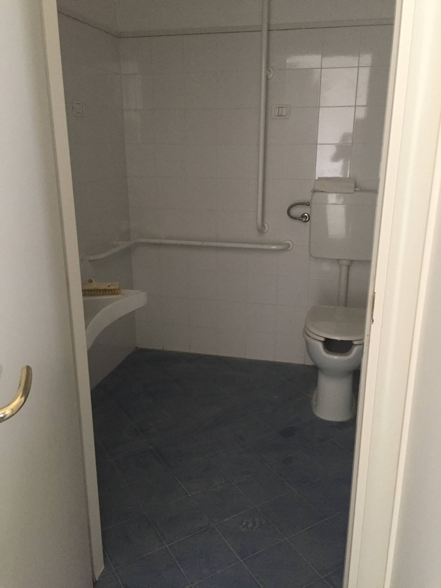 Fondo Commerciale in affitto a Empoli, Villanuova