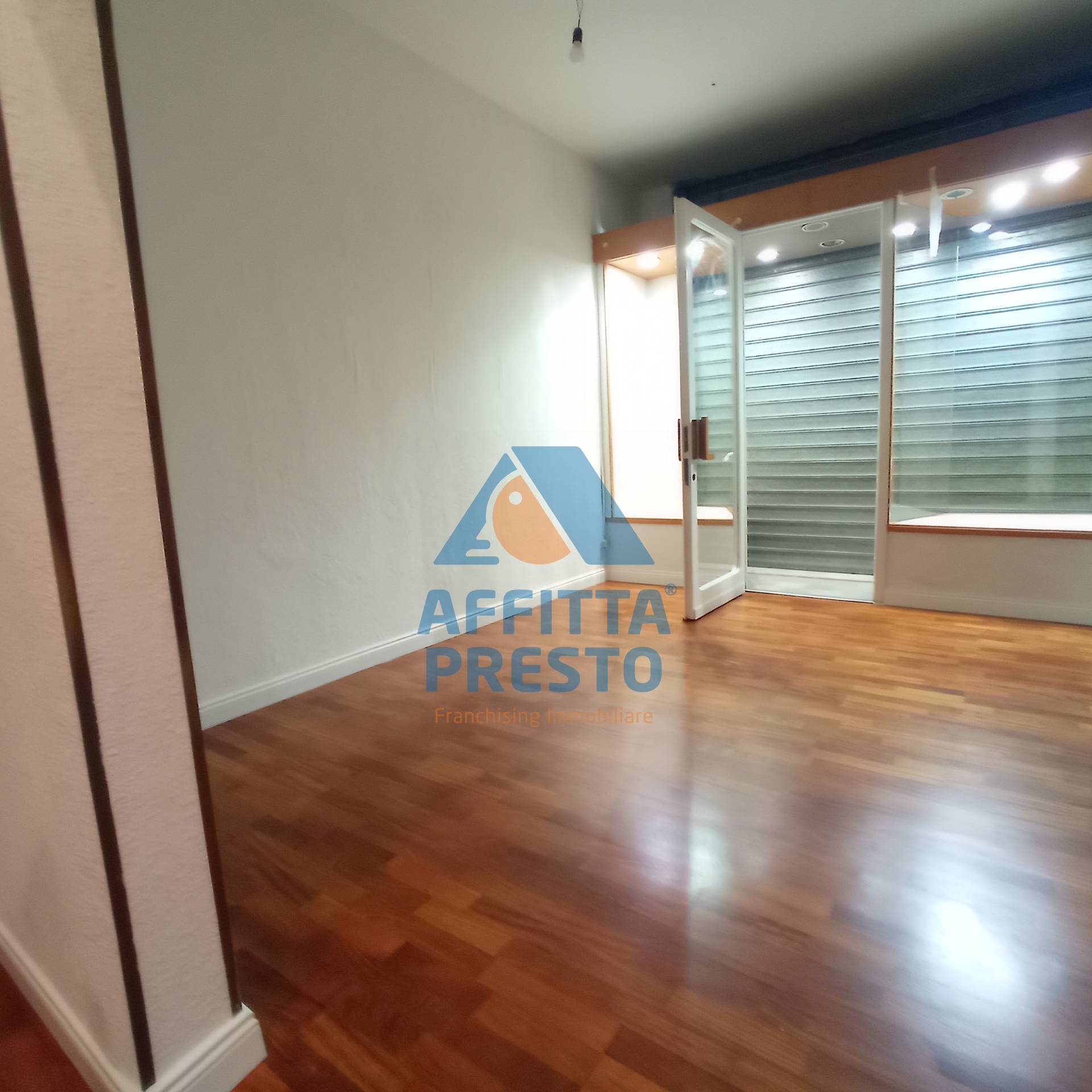 Fondo Commerciale in affitto a Empoli, Centro