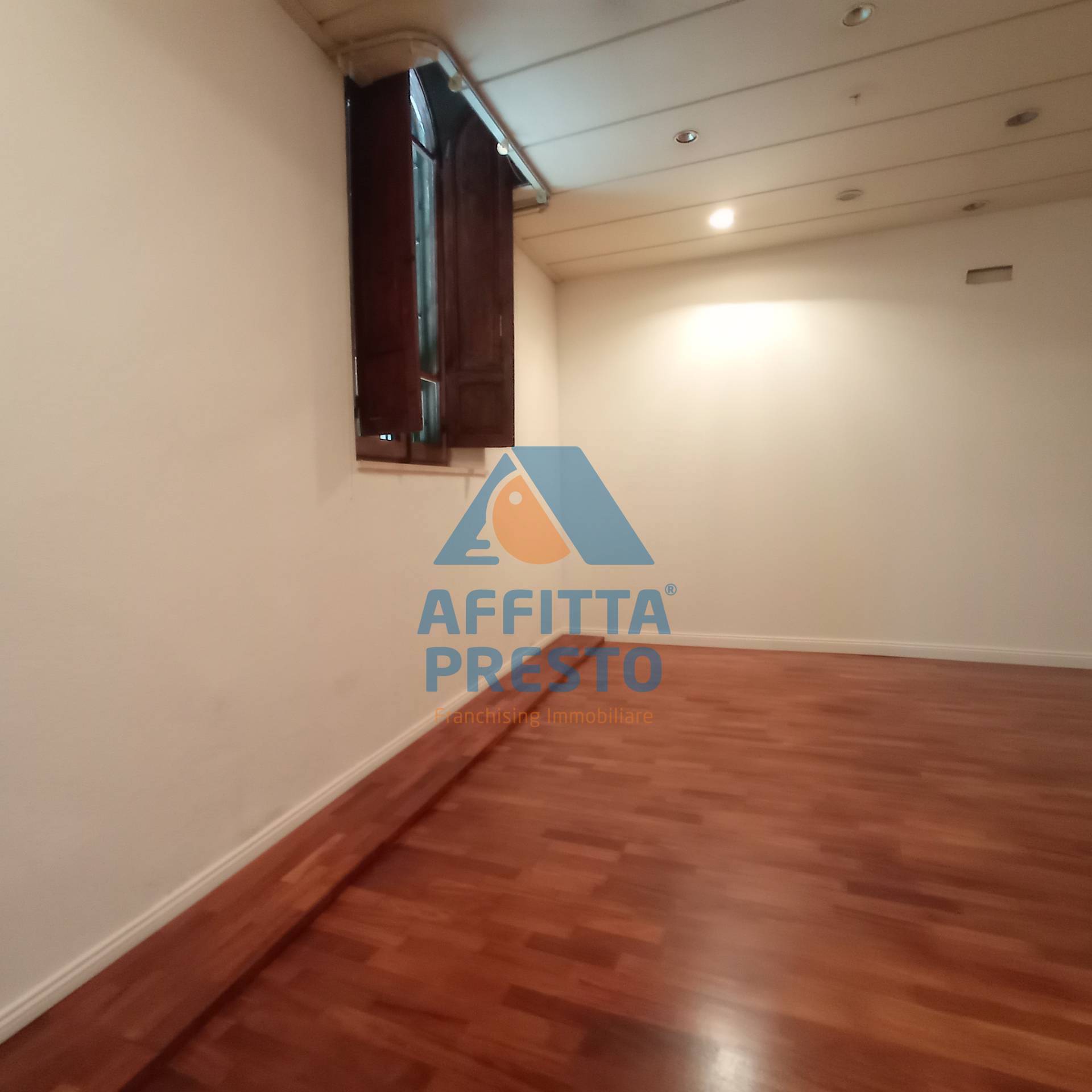 Fondo Commerciale in affitto a Empoli, Centro