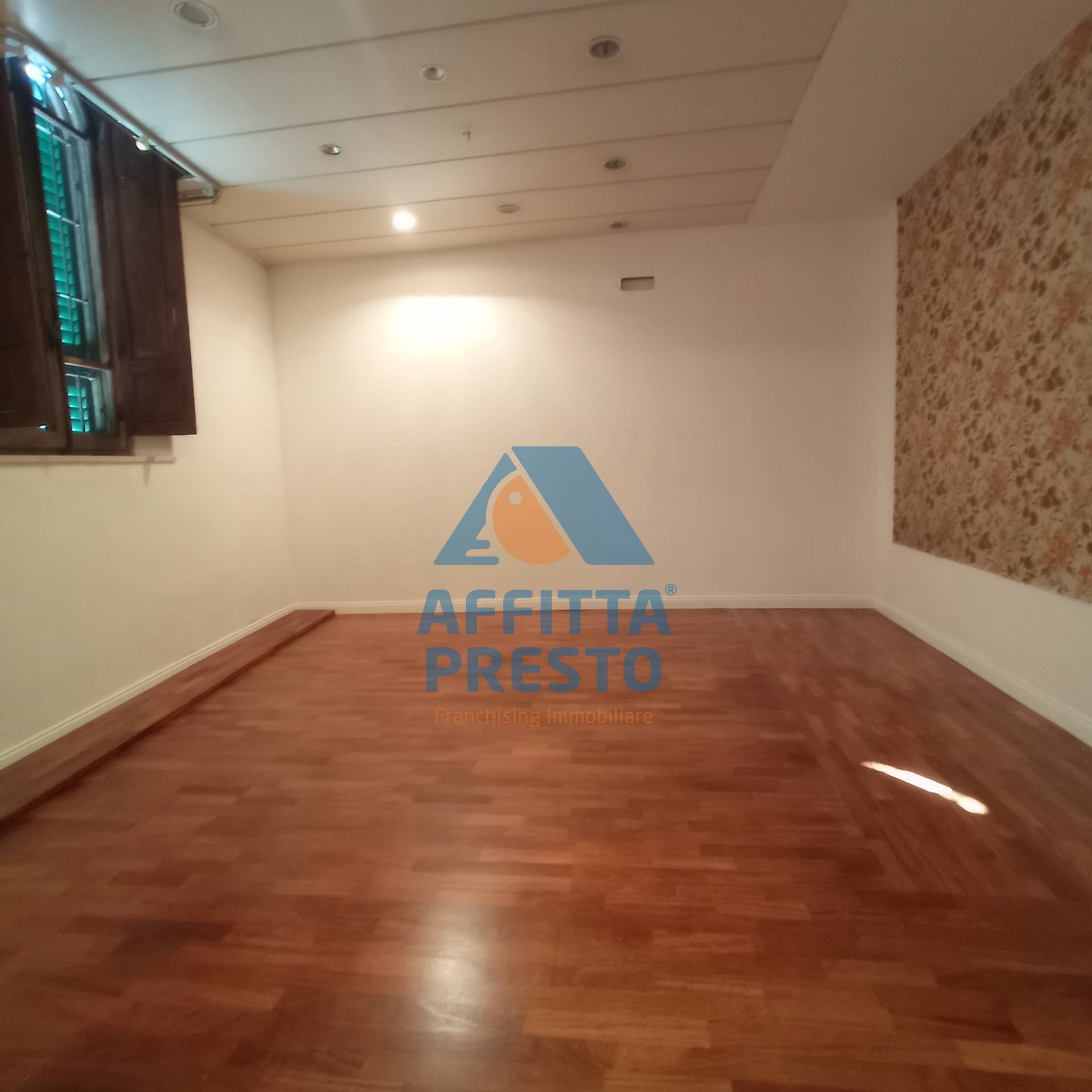 Fondo Commerciale in affitto a Empoli, Centro