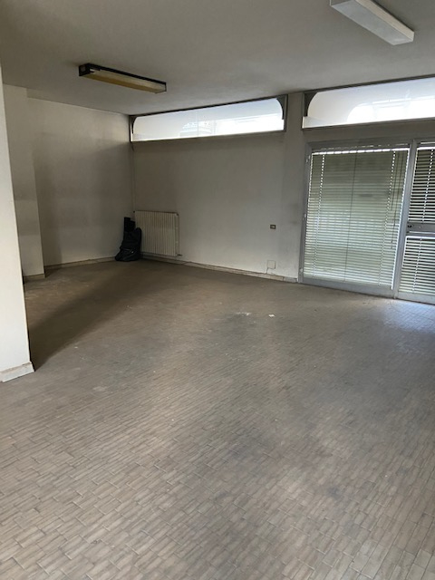 Fondo Commerciale in affitto a Empoli, Centro
