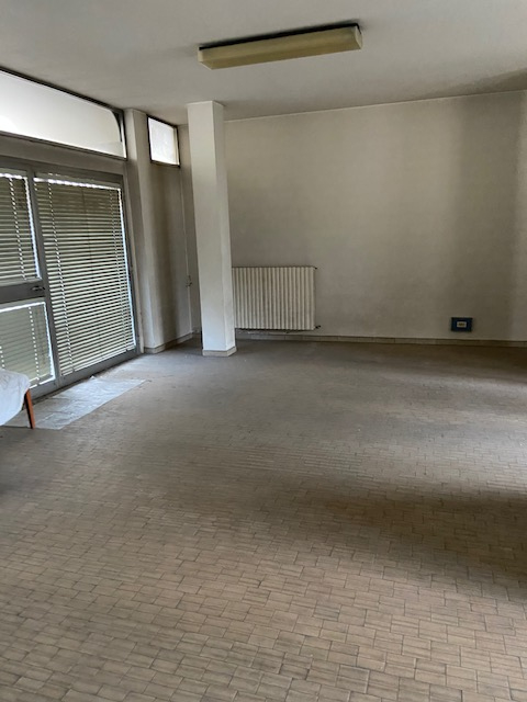 Fondo Commerciale in affitto a Empoli, Centro