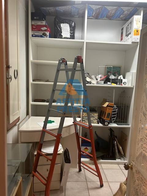 Fondo Commerciale in vendita a Empoli, Ztl-Centro