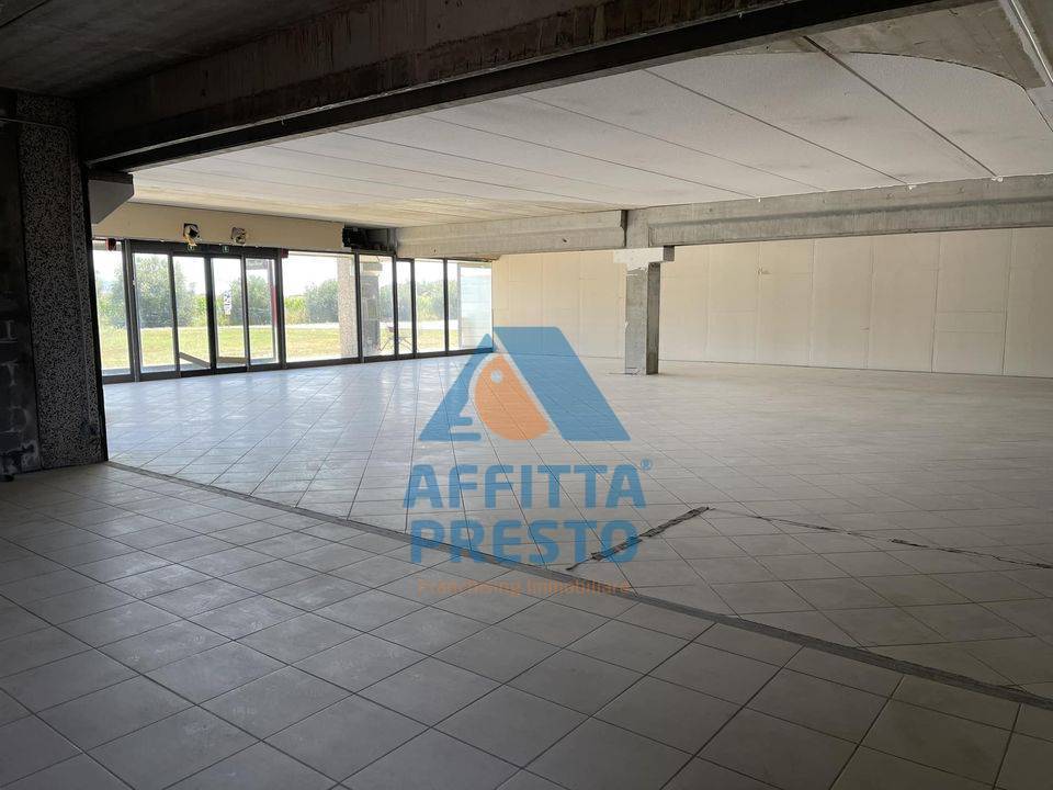 Fondo Commerciale in affitto a San Giuliano Terme