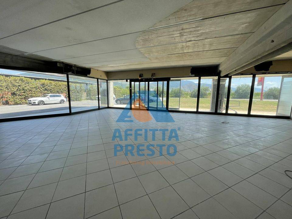 Fondo Commerciale in affitto a San Giuliano Terme