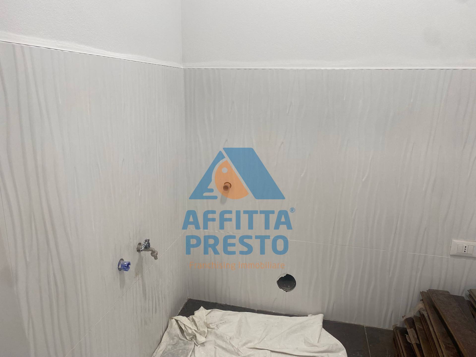 Negozio in affitto a Empoli, Ztl-Centro