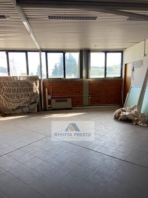 Fondo Artigianale in affitto a Empoli