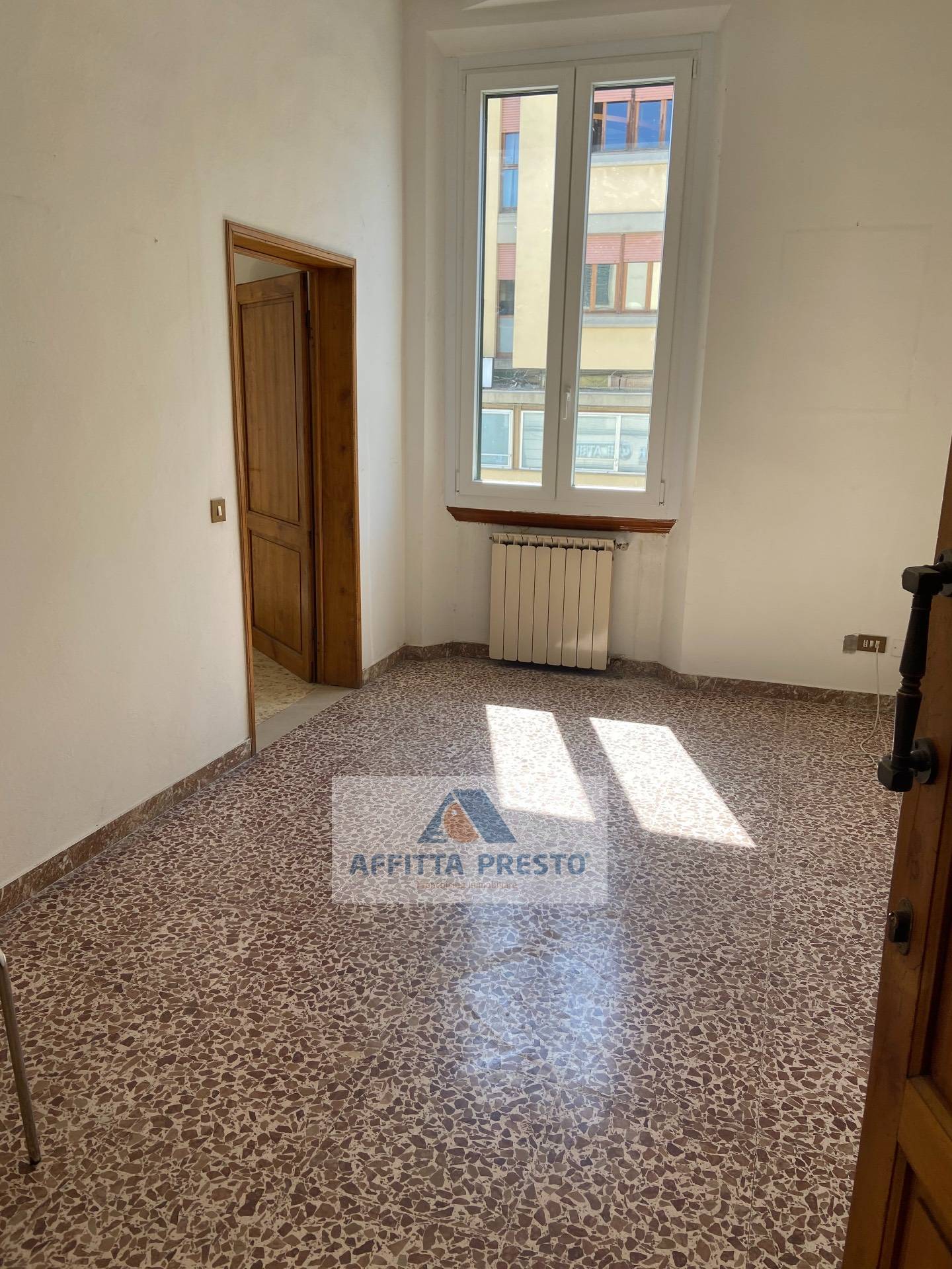 Ufficio in affitto a Empoli, Stazione