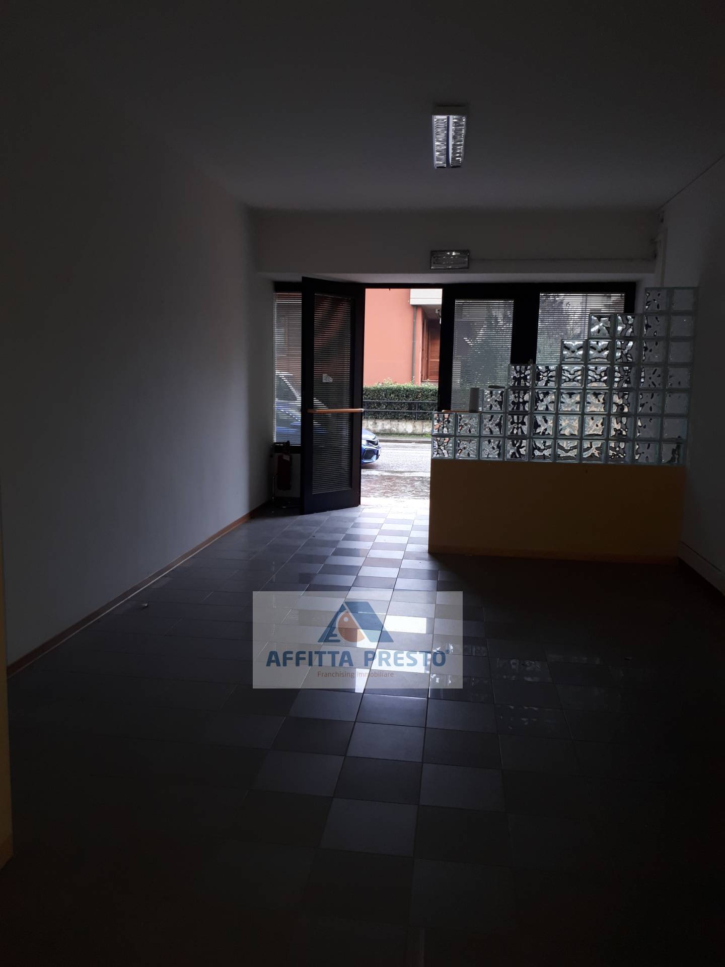 Fondo Commerciale in affitto a Capraia e Limite, Capraia Fiorentina