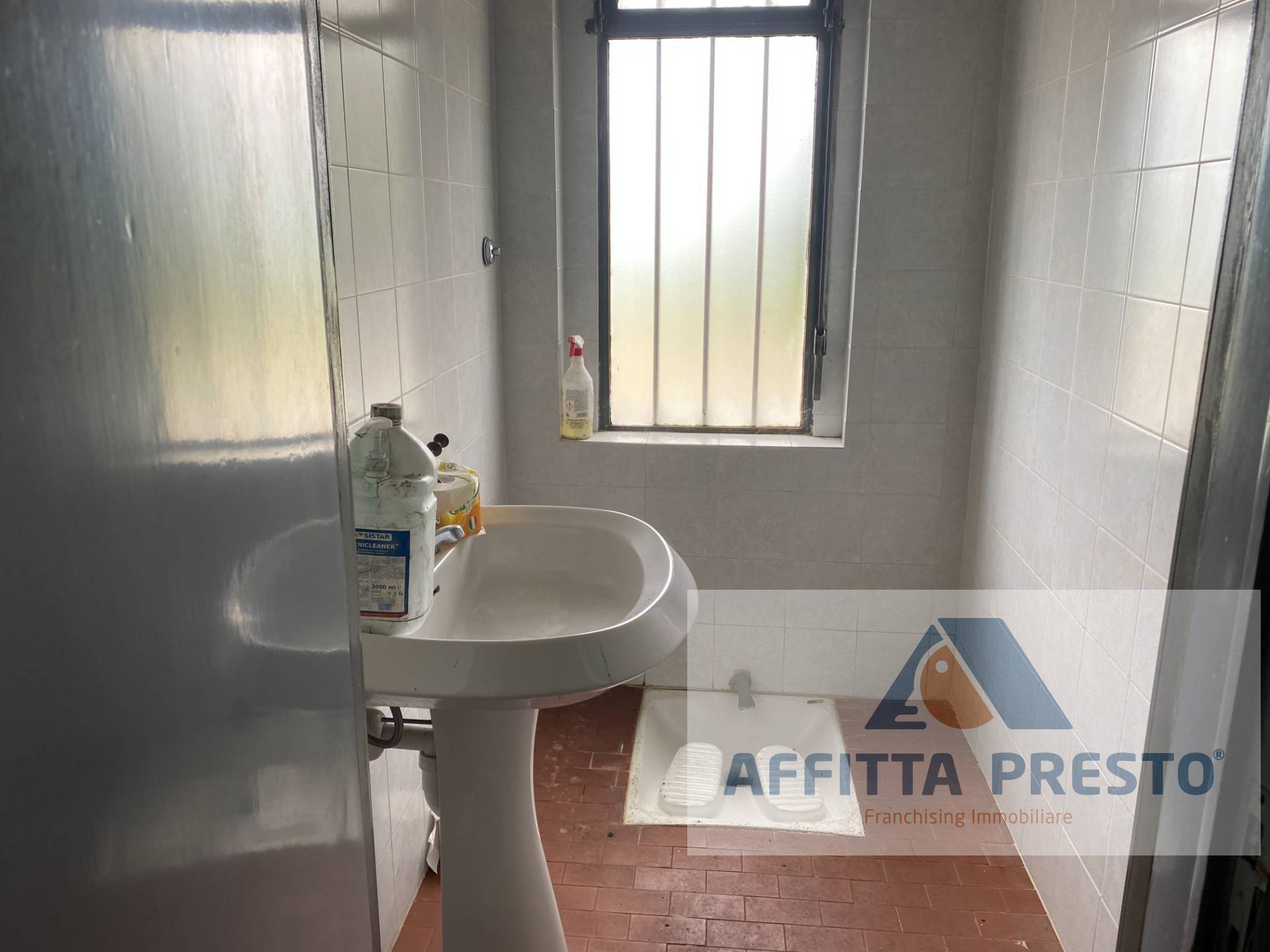 Fondo Commerciale in affitto a Cerreto Guidi